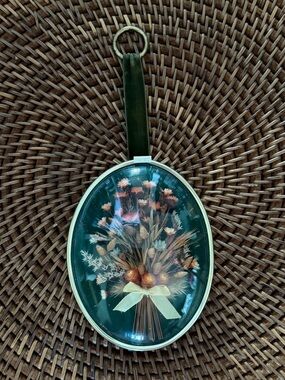 VINTAGE CIDEART BELGIUM DRIED FLOWERS OVAL CONVEX GLASS GOLD FRAME WALL ART